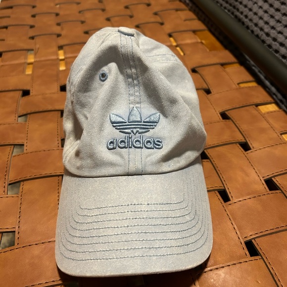ADIDAS women’s hat - Picture 1 of 2